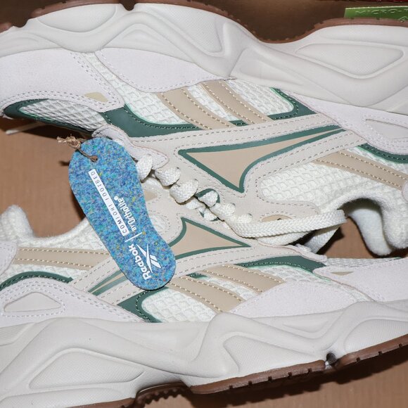 Reebok Leather Charge Sneakers White Beige Sizes 7–9 Grip Sole Imported - Picture 7 of 7